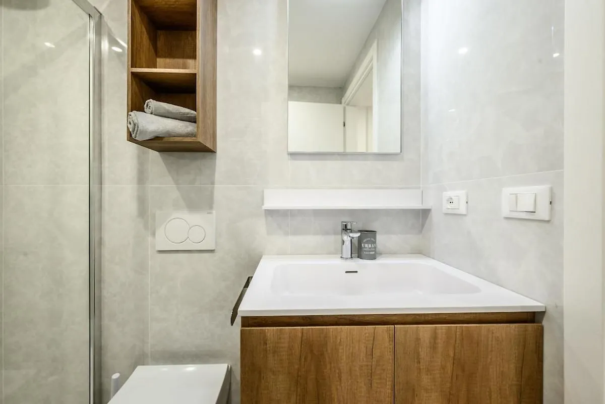 Duomo Design - Bilocale-Wifi-Ac Apartment Milan 0*,  Italy