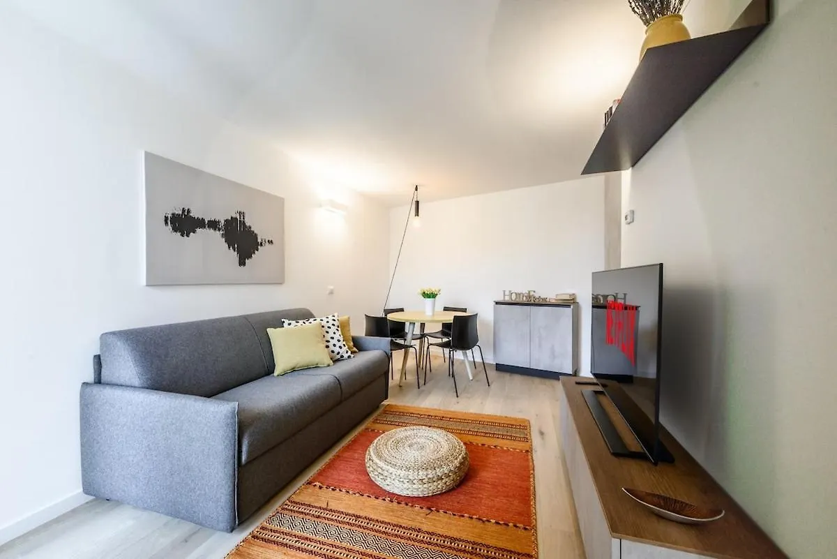 Duomo Design - Bilocale-Wifi-Ac Apartment Milan